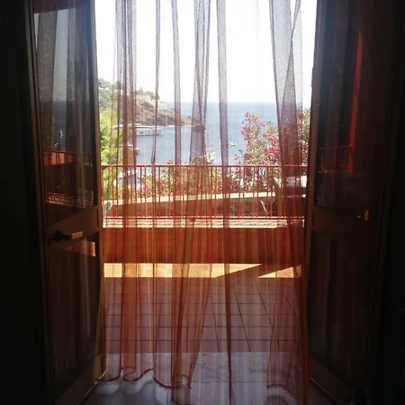 Fronte Del Porto *